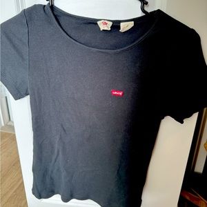 Levi’s t-shirt